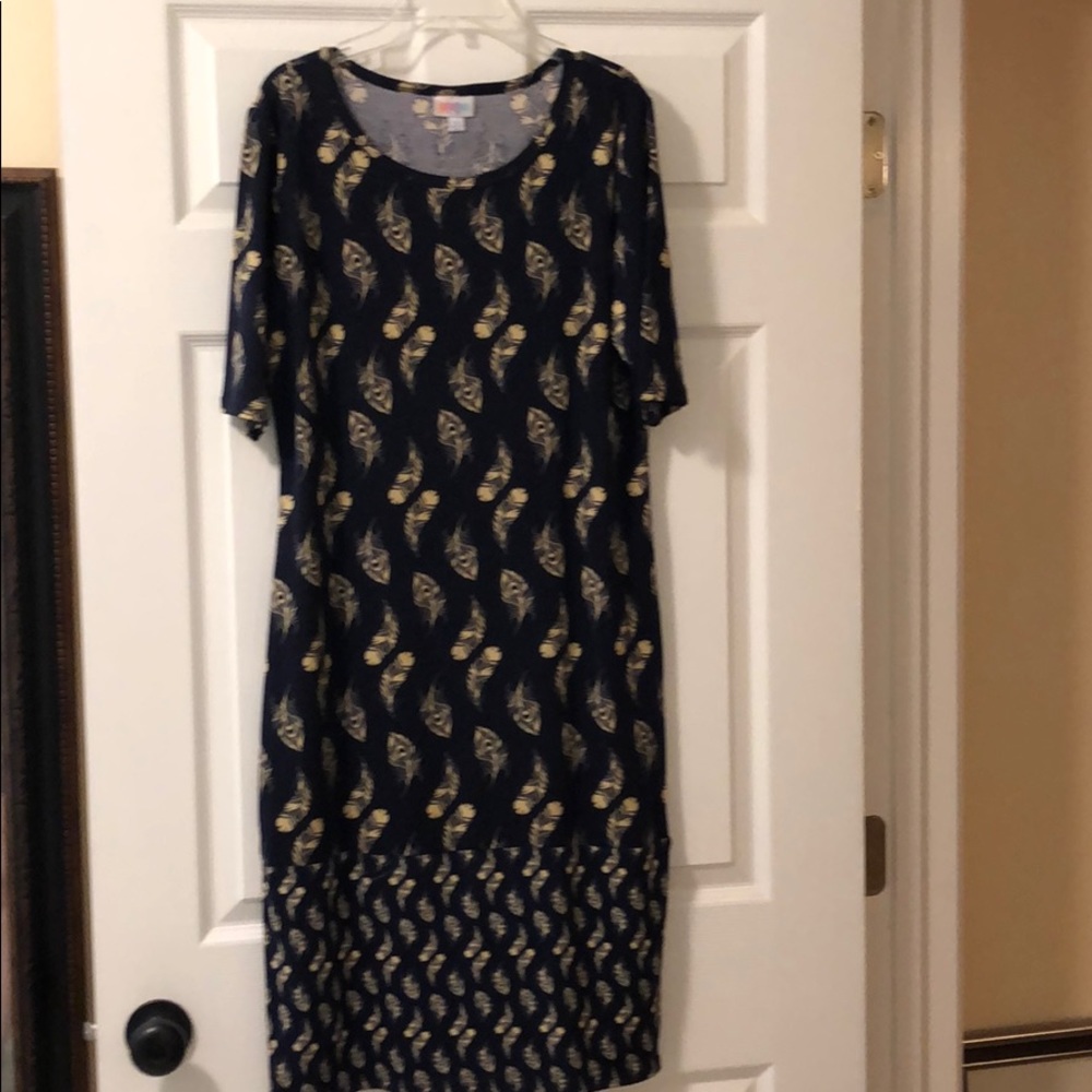 LulaRoe L Feather Julia